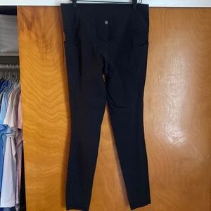 Athleta Salutation Legging